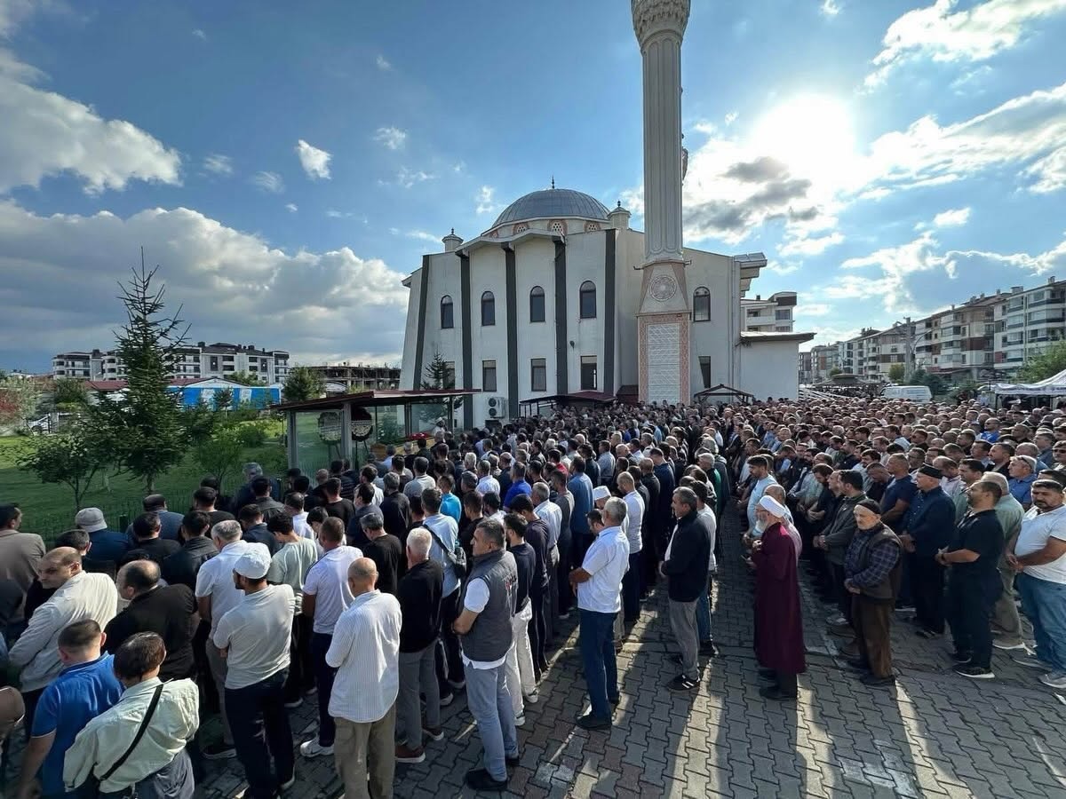Önceki Dönem Bolu Şube Başkanımız, Kıymetli Eğitimci Mehmet Tuncay’ı Dualarla Uğurladık. görseli 5