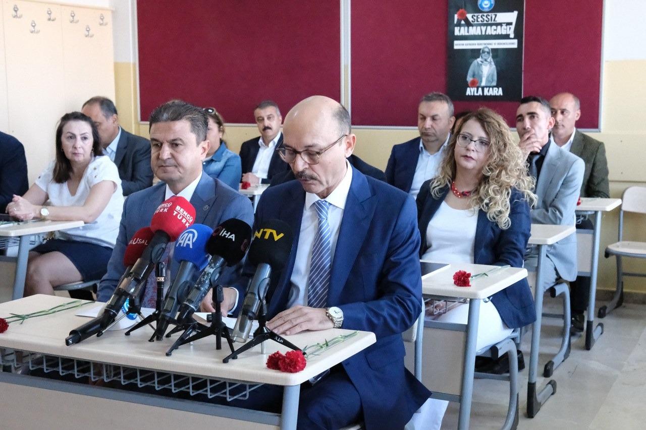 Öğretmenlerin Gözünden: Okullarda Akran Zorbalığı, Okullarda Şiddet ve Suça Karışan Çocuklar. görseli 1