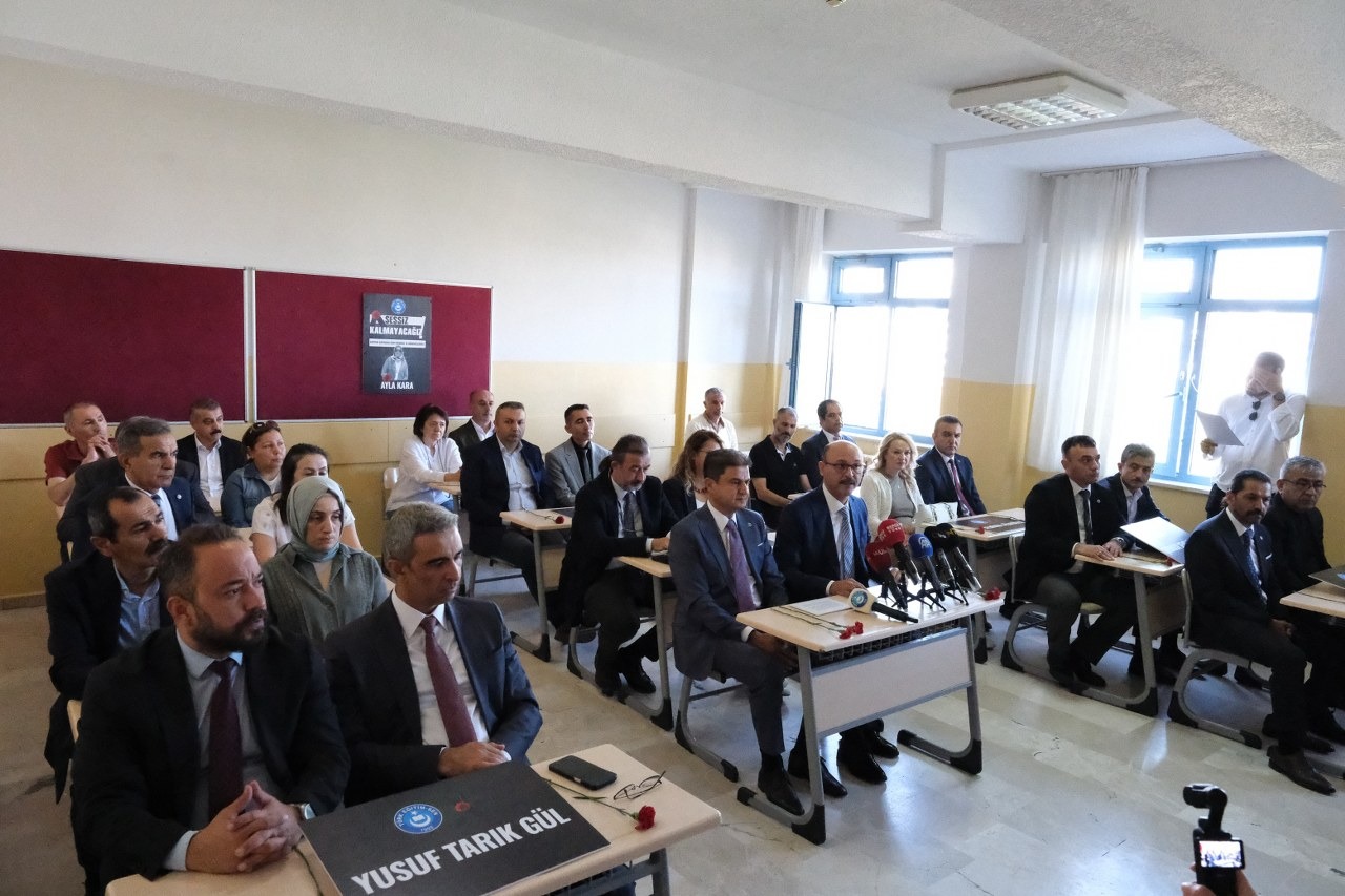 Öğretmenlerin Gözünden: Okullarda Akran Zorbalığı, Okullarda Şiddet ve Suça Karışan Çocuklar. görseli 3