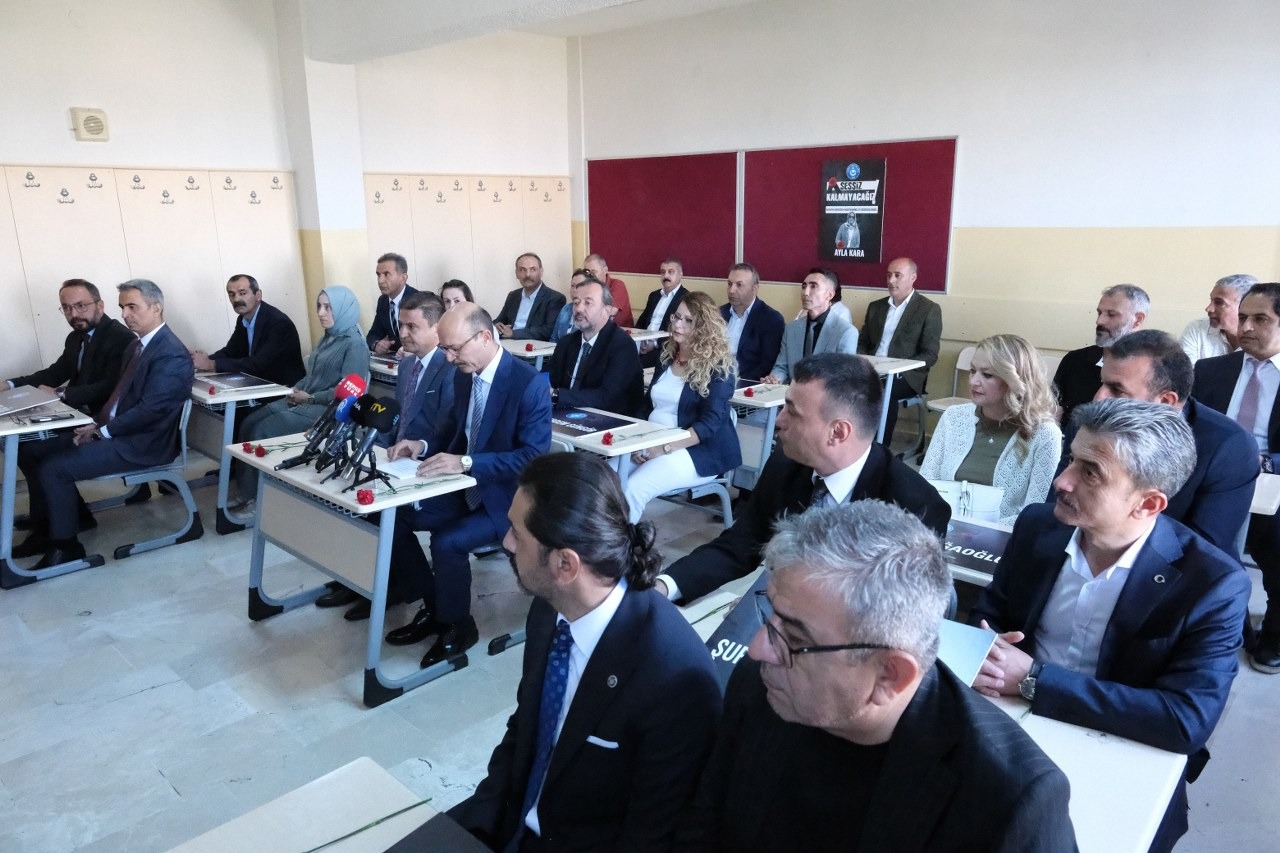 Öğretmenlerin Gözünden: Okullarda Akran Zorbalığı, Okullarda Şiddet ve Suça Karışan Çocuklar. görseli 7